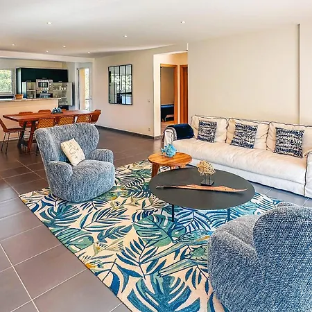 Mathilda Di Porto-vecchio Леччи